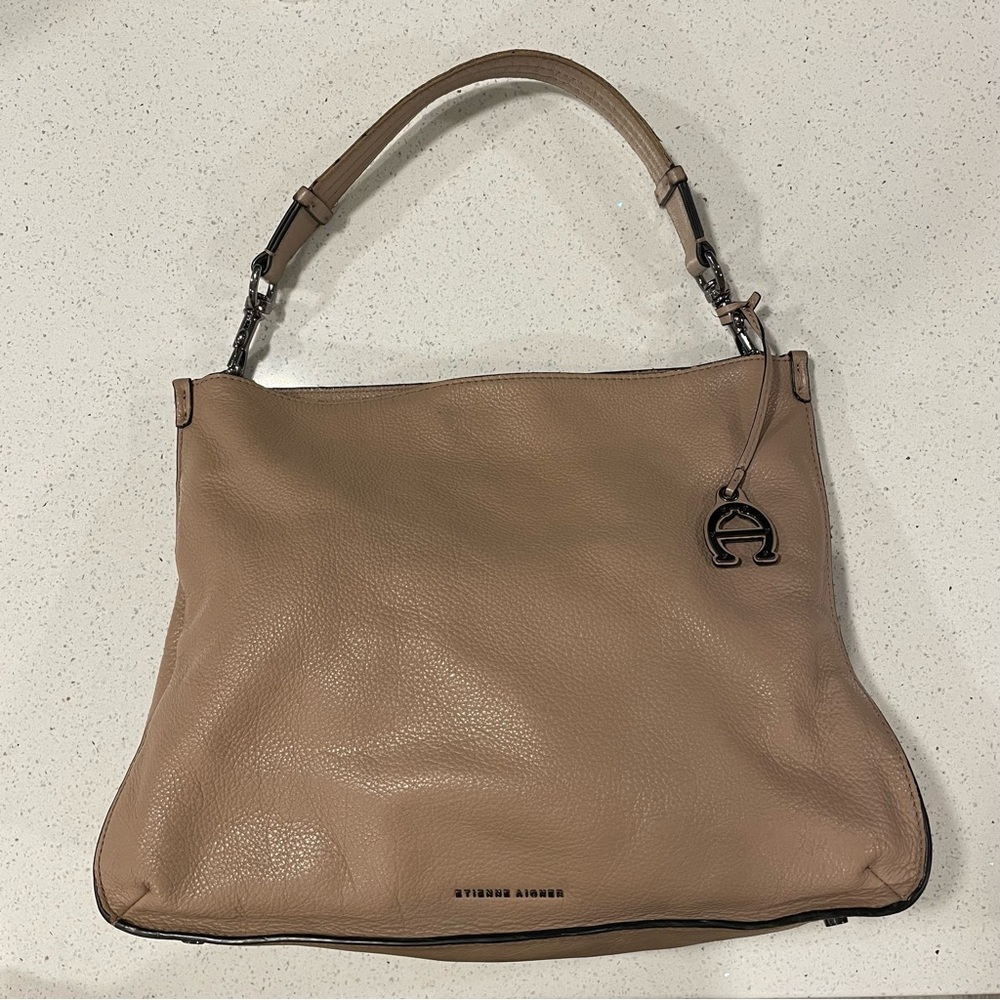 ETIENNE AIGNER Alexandra Large Hobo - Beige